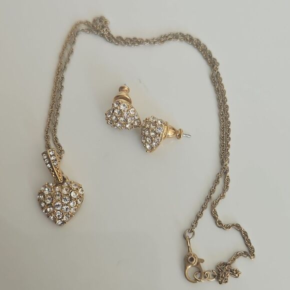 Monet Stamped Necklace & Earrings With Crystal Rhinestones Gold Plated - Picture 12 of 16